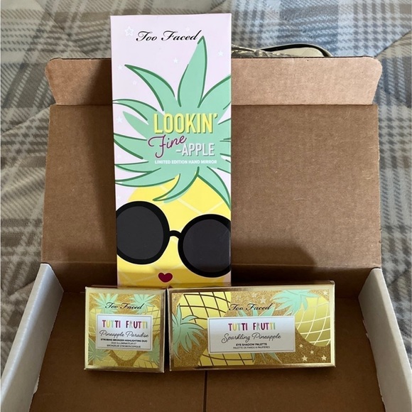 Too Faced TUTTI FRUITY PINEAPPLE PARADISE SET - Picture 3 of 6